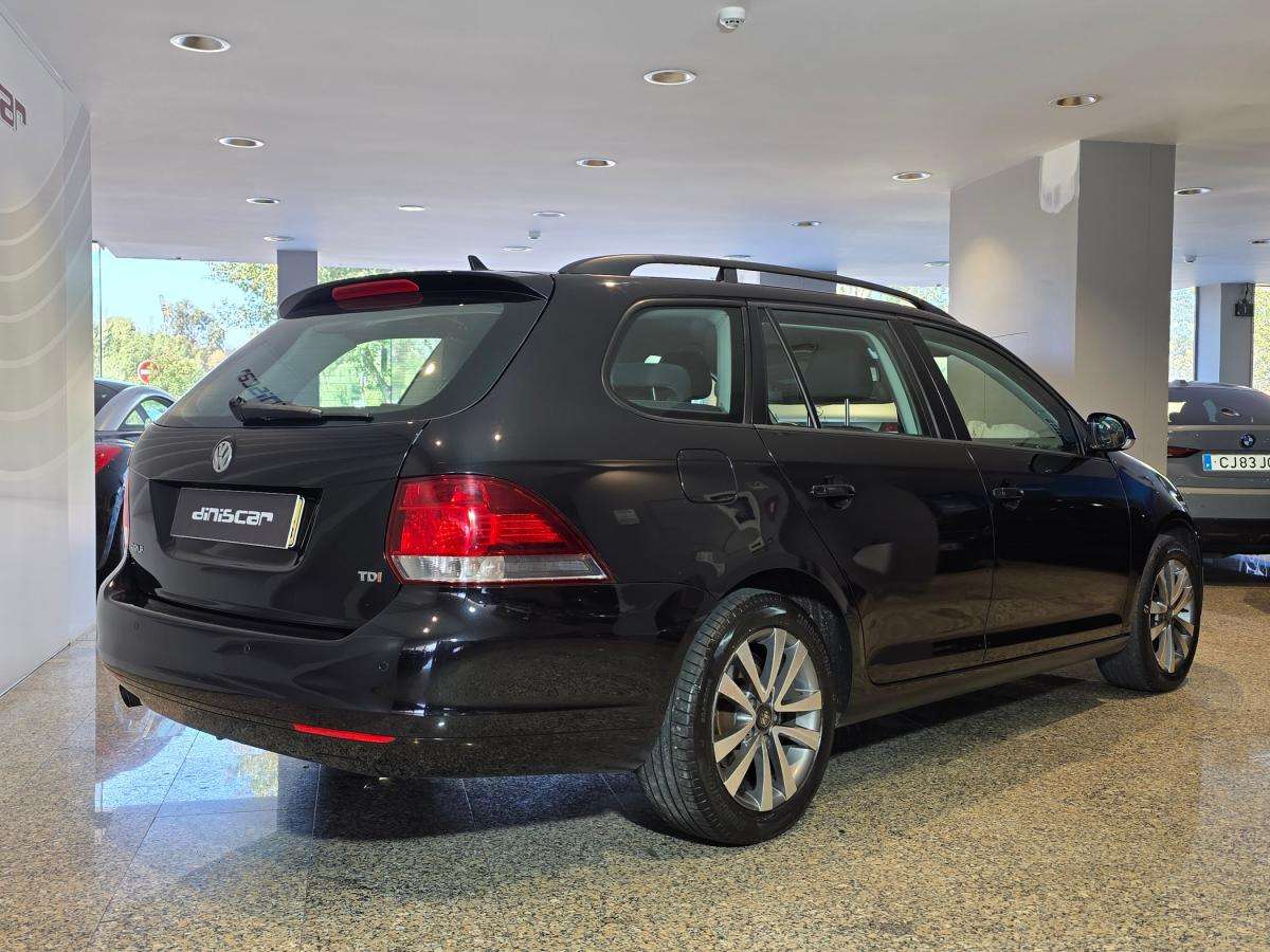 volkswagen-golf-variant-2011-diesel-1598cc