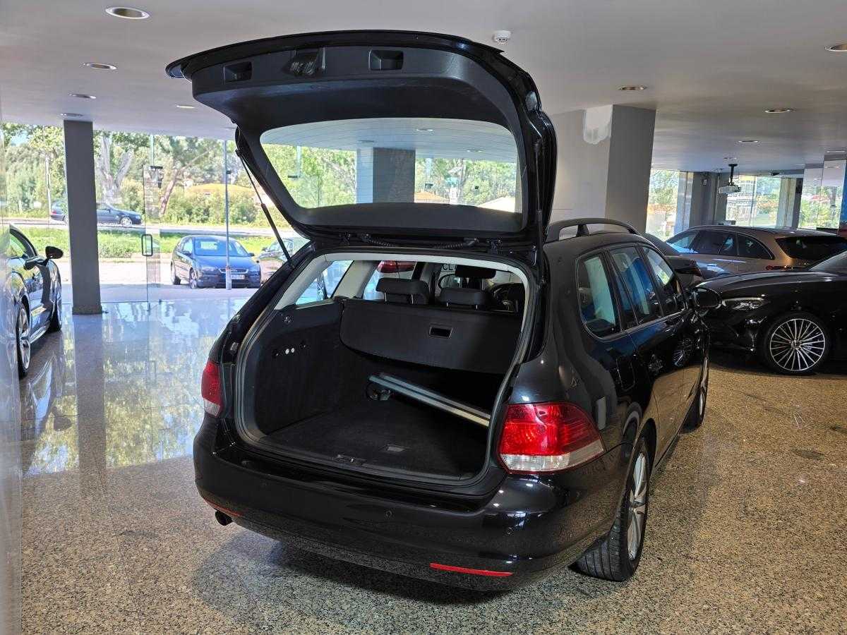 volkswagen-golf-variant-2011-diesel-1598cc