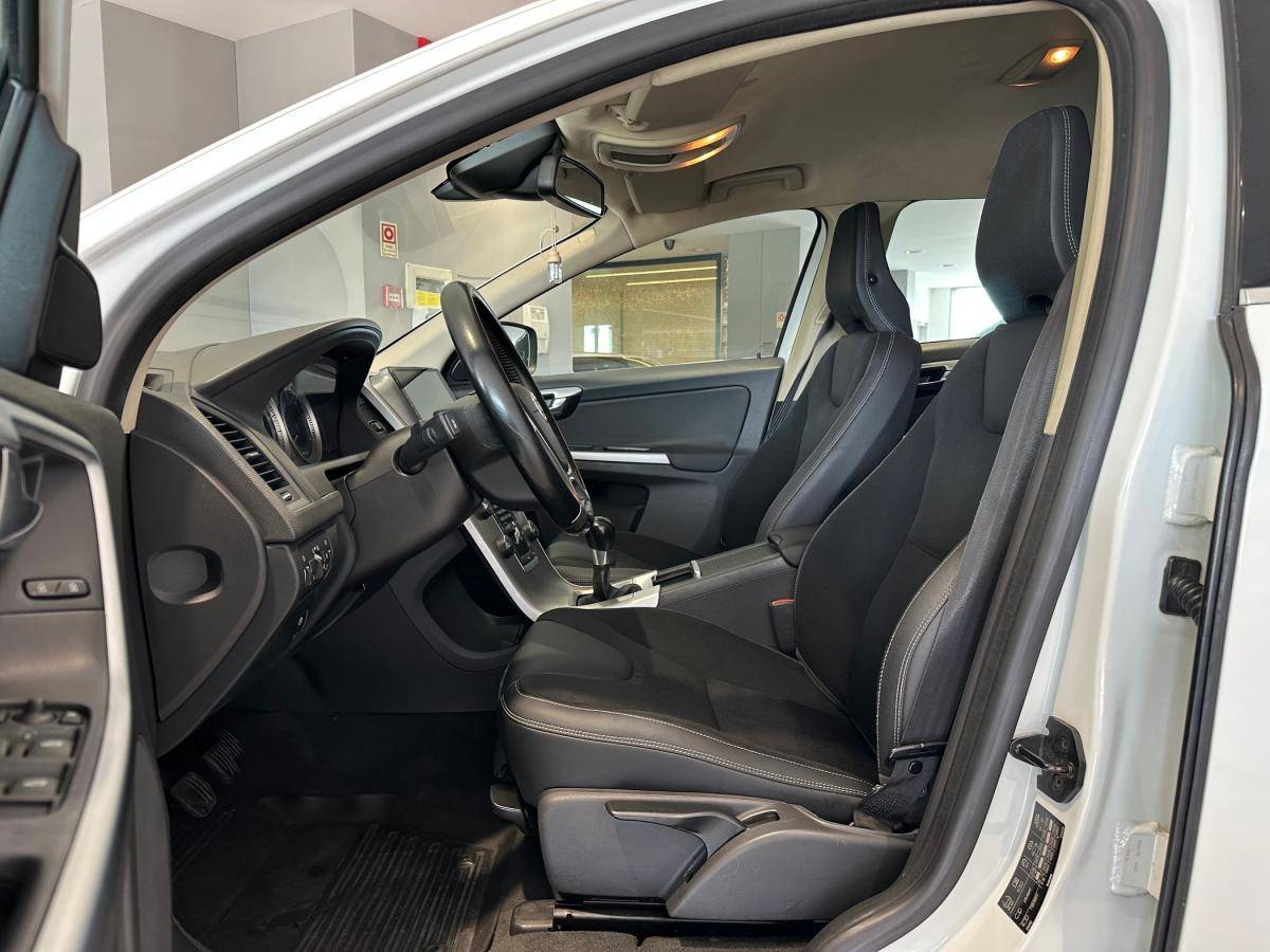 volvo-xc60-2011-diesel-2400cc