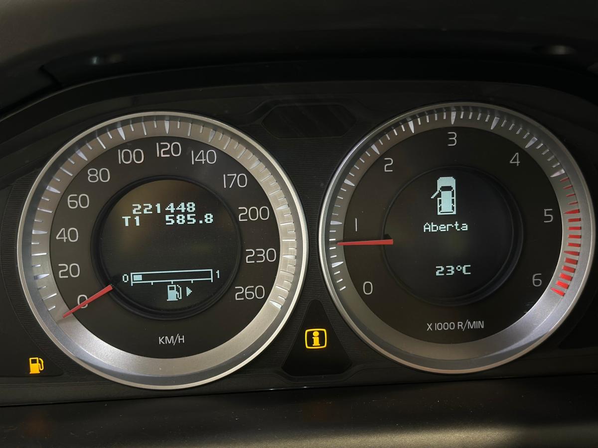 volvo-xc60-2011-diesel-2400cc