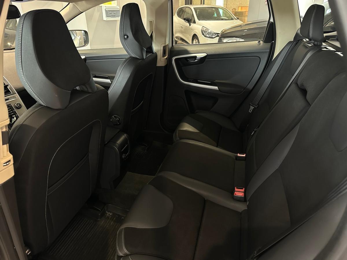 volvo-xc60-2011-diesel-2400cc
