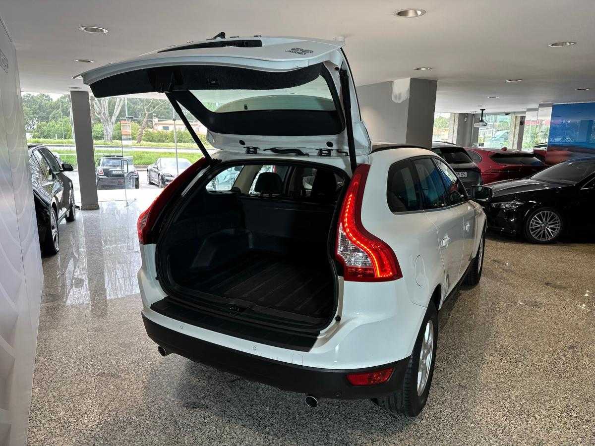 volvo-xc60-2011-diesel-2400cc