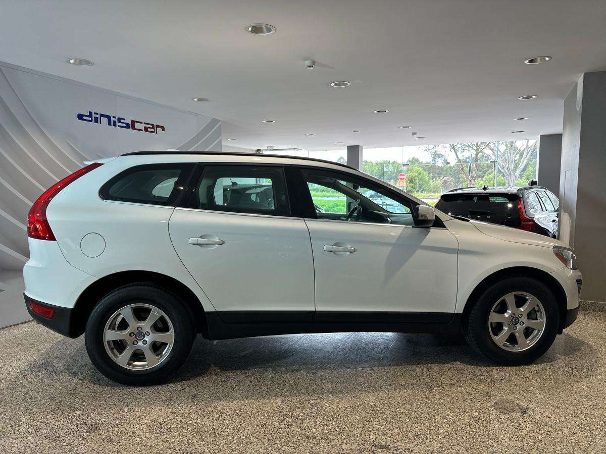 volvo-xc60-2011-diesel-2400cc