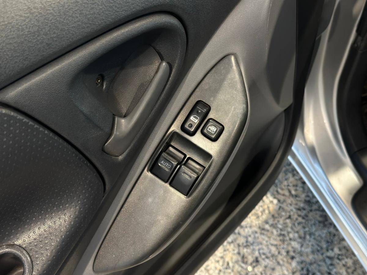 toyota-yaris-2001-gasolina-998cc