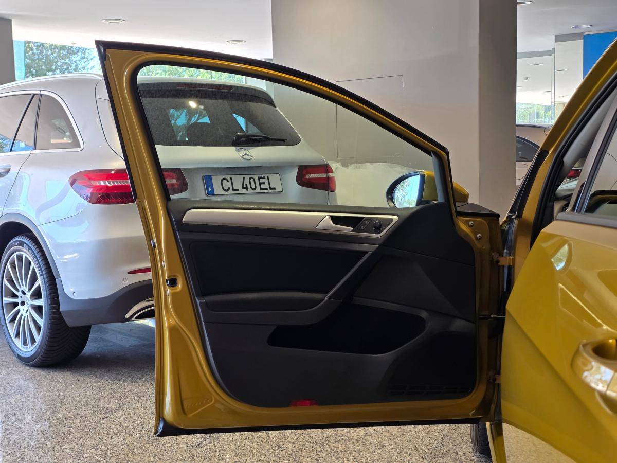 volkswagen-golf-variant-2018-diesel-1598cc