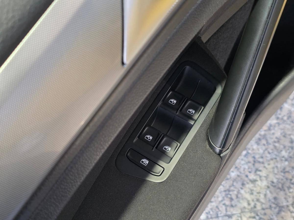 volkswagen-golf-variant-2018-diesel-1598cc