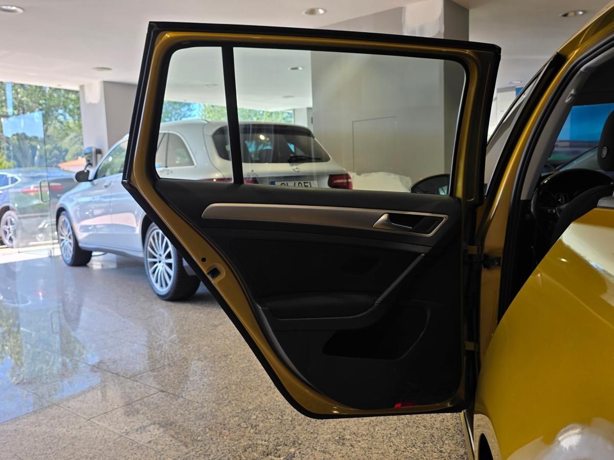 volkswagen-golf-variant-2018-diesel-1598cc