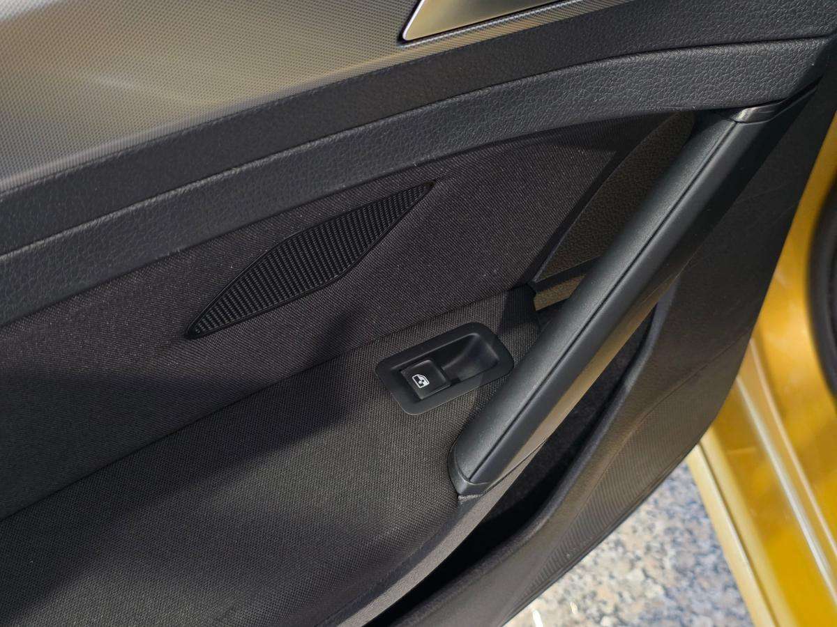 volkswagen-golf-variant-2018-diesel-1598cc