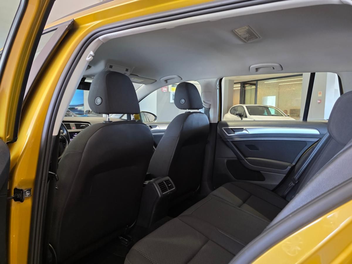 volkswagen-golf-variant-2018-diesel-1598cc