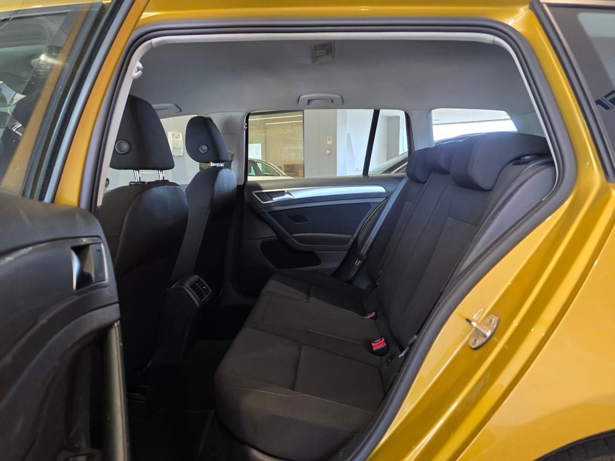 volkswagen-golf-variant-2018-diesel-1598cc