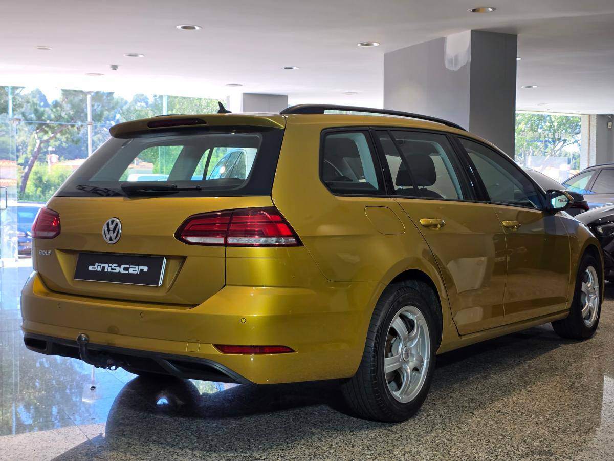 volkswagen-golf-variant-2018-diesel-1598cc