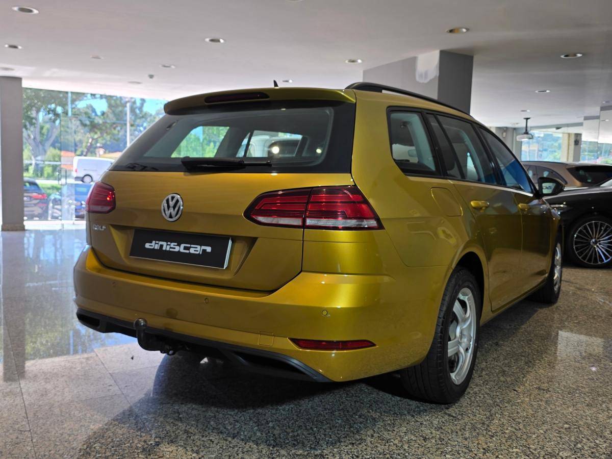 volkswagen-golf-variant-2018-diesel-1598cc