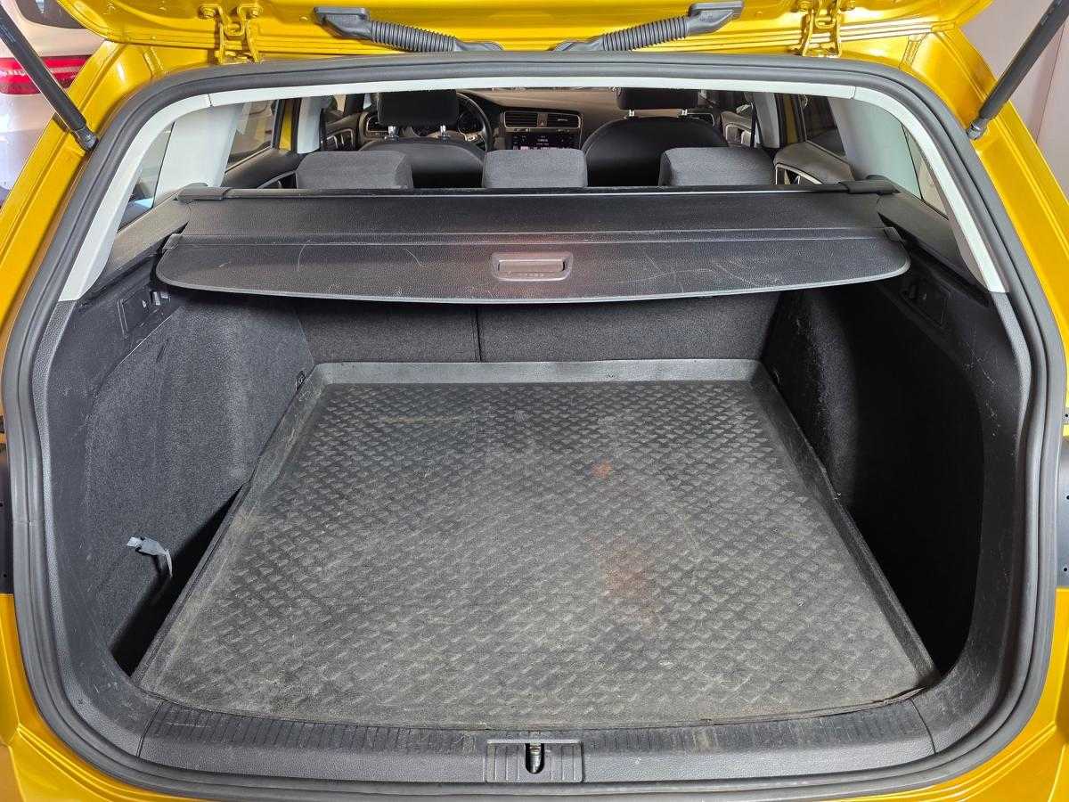 volkswagen-golf-variant-2018-diesel-1598cc
