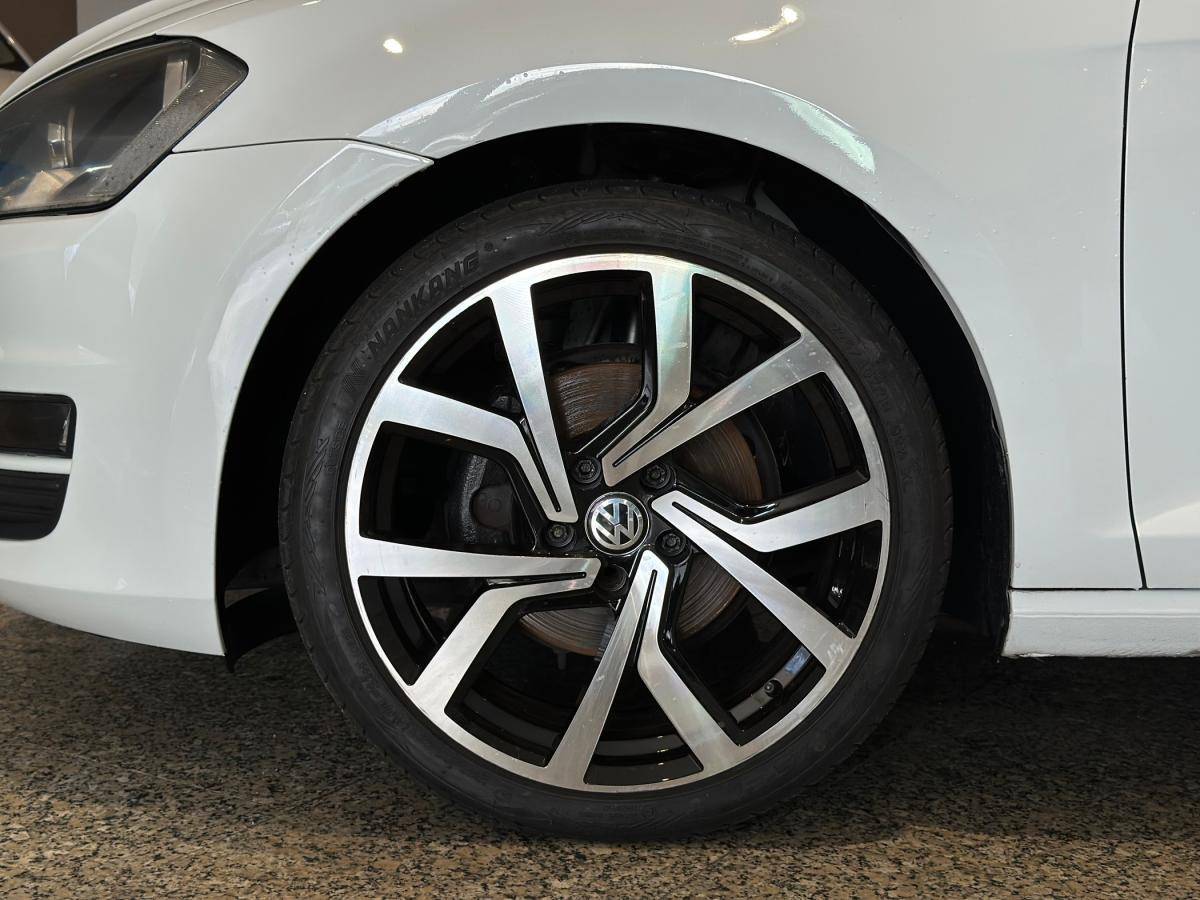 volkswagen-golf-2016-diesel-1598cc
