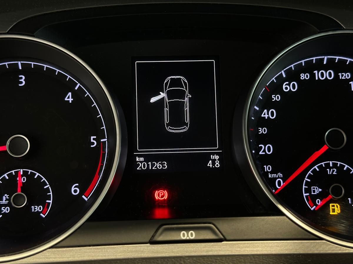 volkswagen-golf-2016-diesel-1598cc