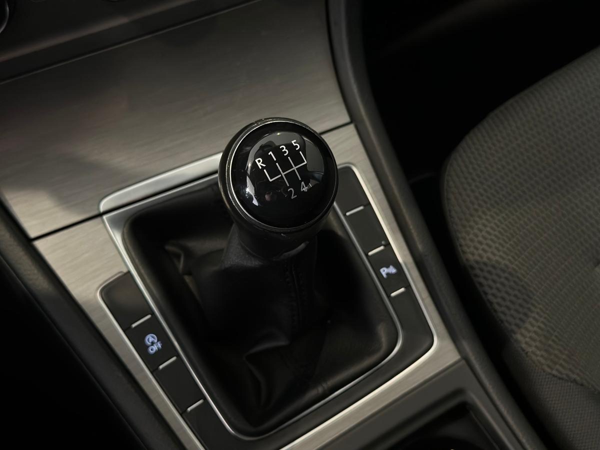 volkswagen-golf-2016-diesel-1598cc