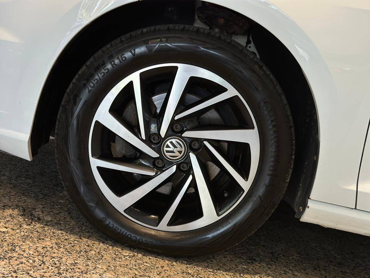 volkswagen-golf-2018-diesel-1598cc