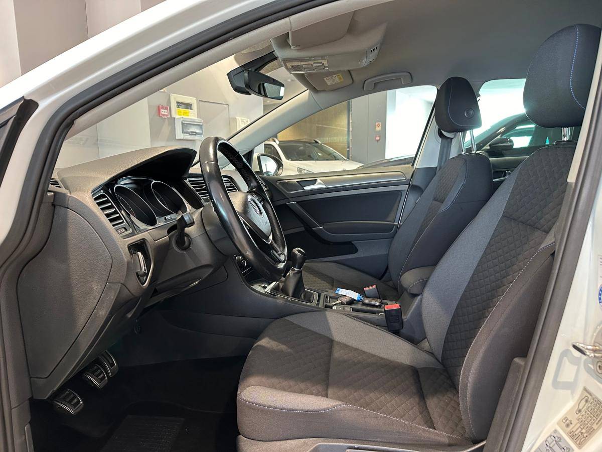 volkswagen-golf-2018-diesel-1598cc