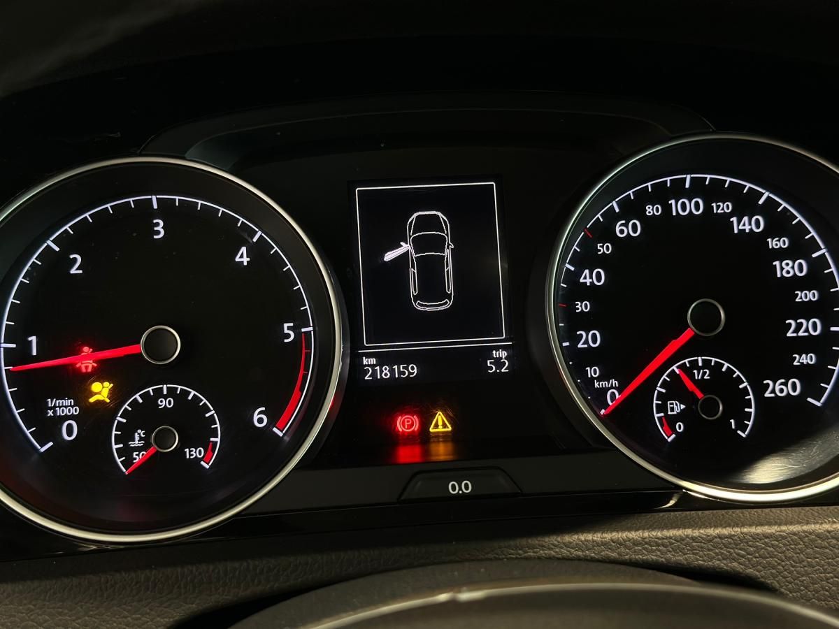 volkswagen-golf-2018-diesel-1598cc