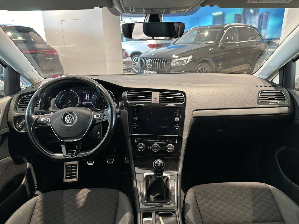 volkswagen-golf-2018-diesel-1598cc