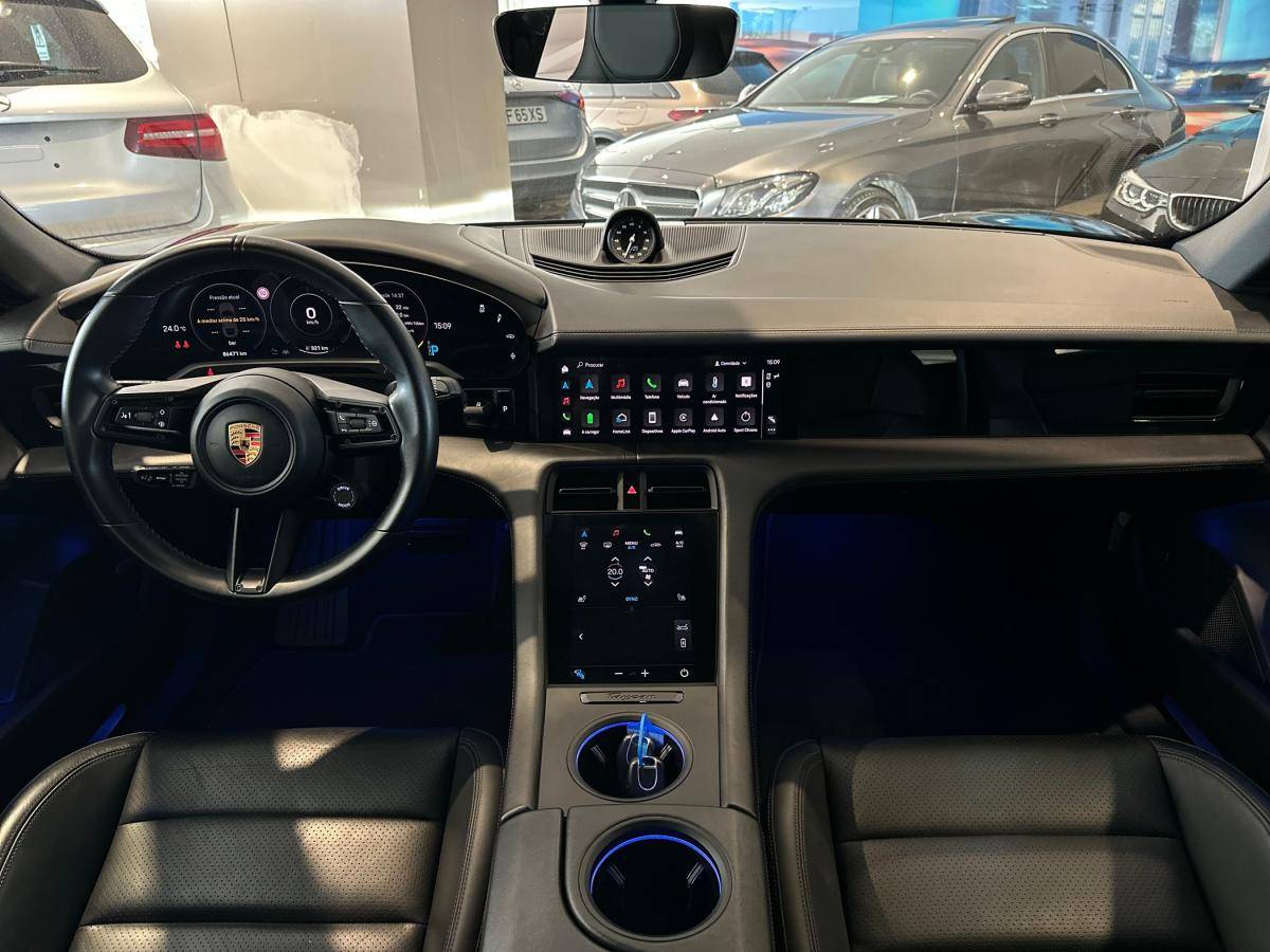 porsche-taycan-2021-eletrico-0cc