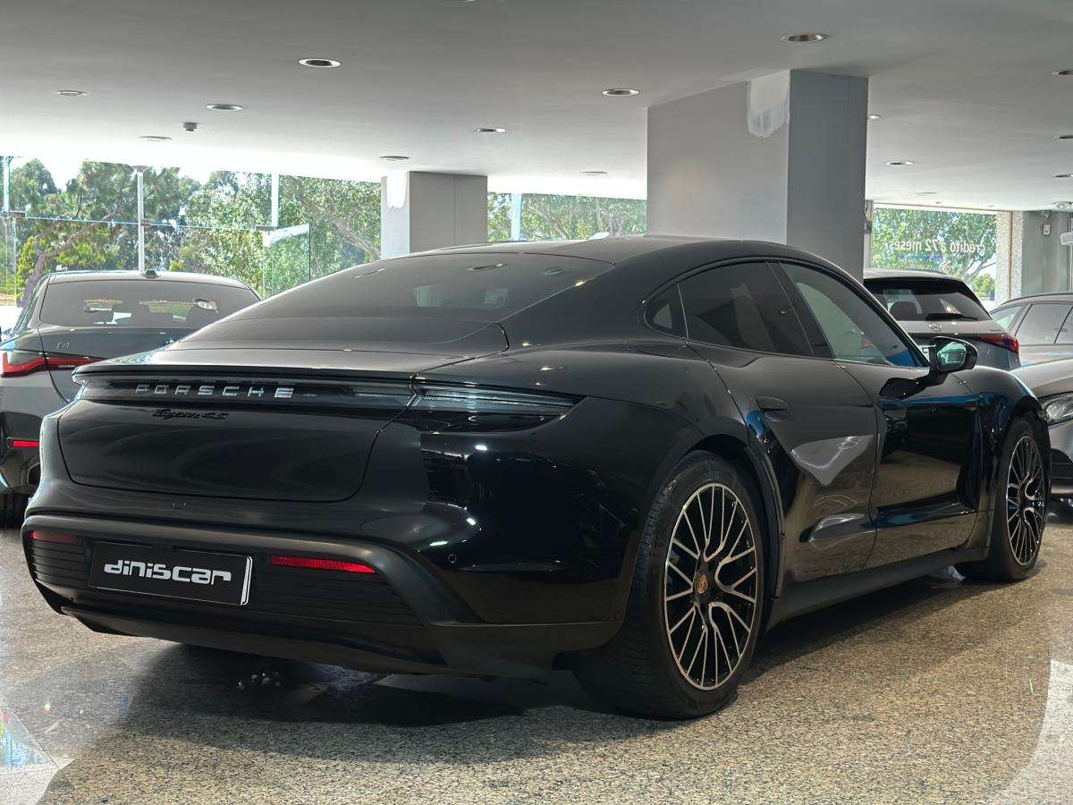 porsche-taycan-2021-eletrico-0cc
