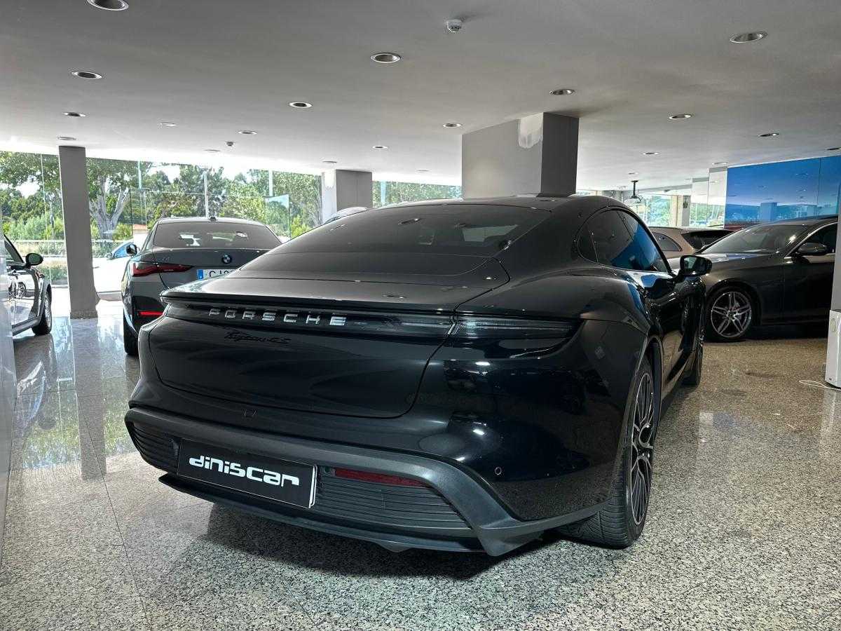 porsche-taycan-2021-eletrico-0cc