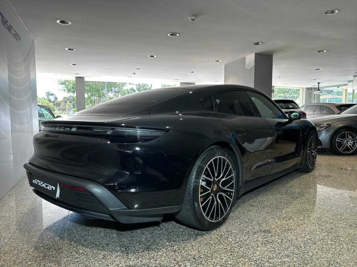 porsche-taycan-2021-eletrico-0cc