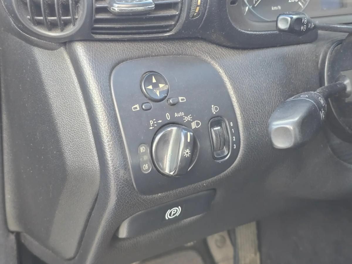mercedes-benz-classe-c-c-220-cdi-2004-diesel-2148cc