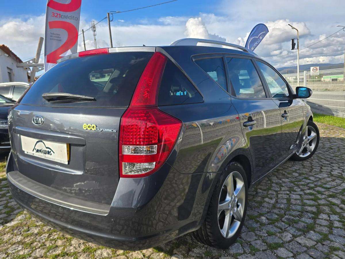 kia-ceed-sw-2010-diesel-1582cc