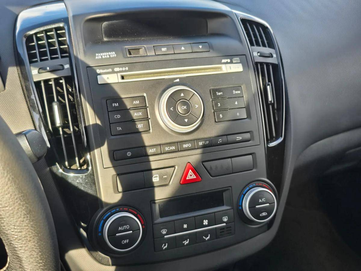 kia-ceed-sw-2010-diesel-1582cc