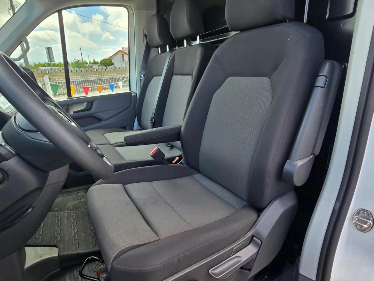 volkswagen-crafter-2023-diesel-1968cc