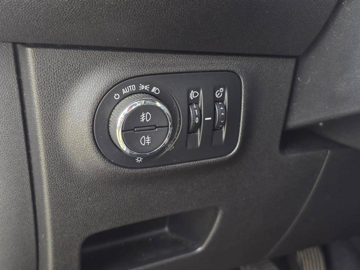 opel-corsa-2015-gasolina-999cc