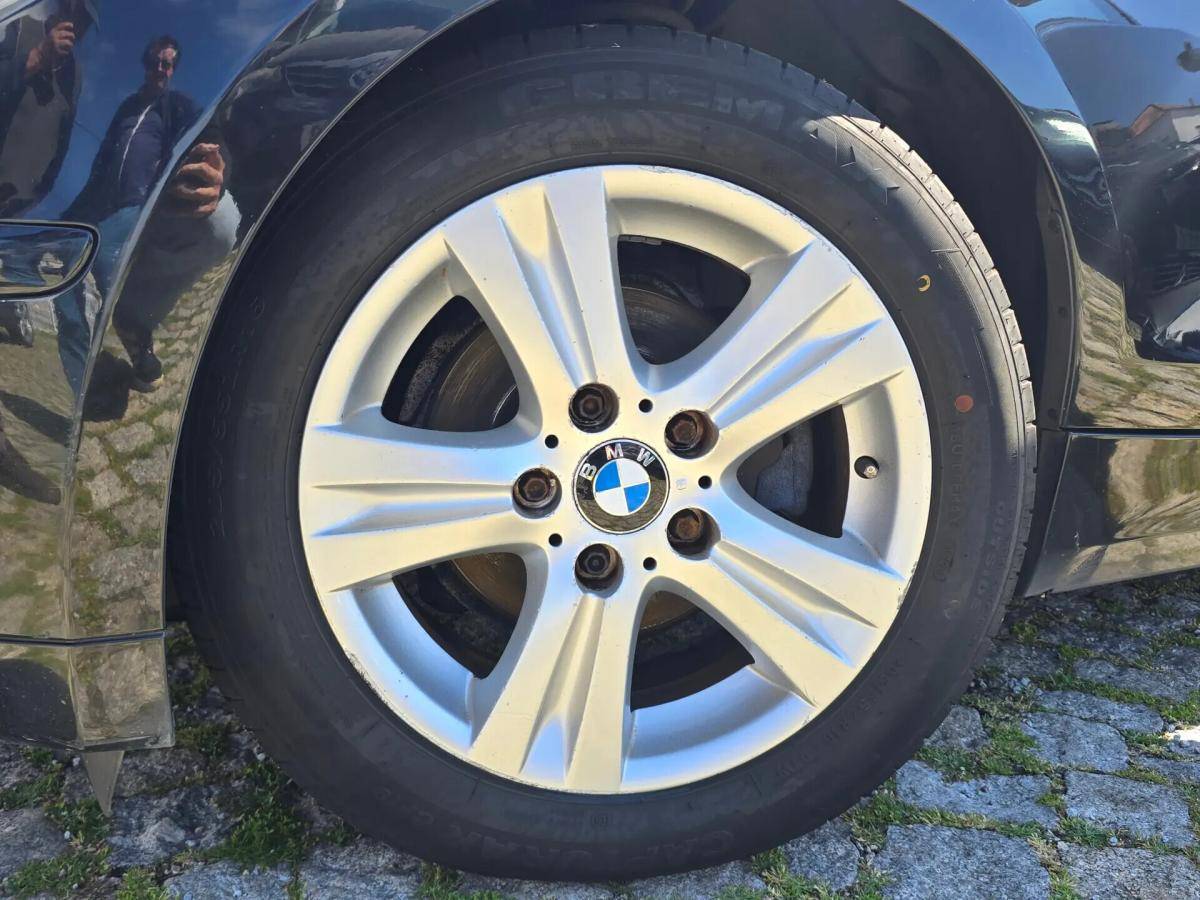 bmw-serie-1-116d-2011-diesel-1995cc
