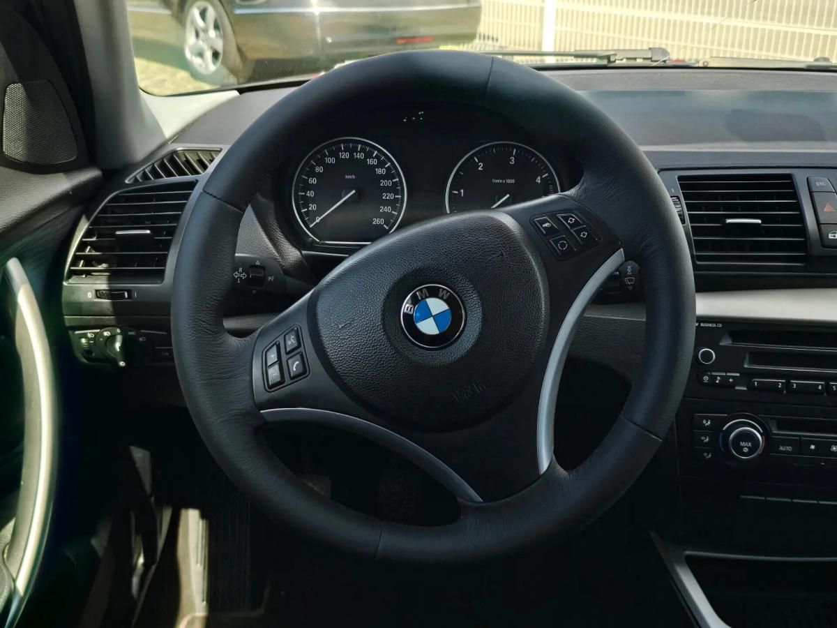 bmw-serie-1-116d-2011-diesel-1995cc