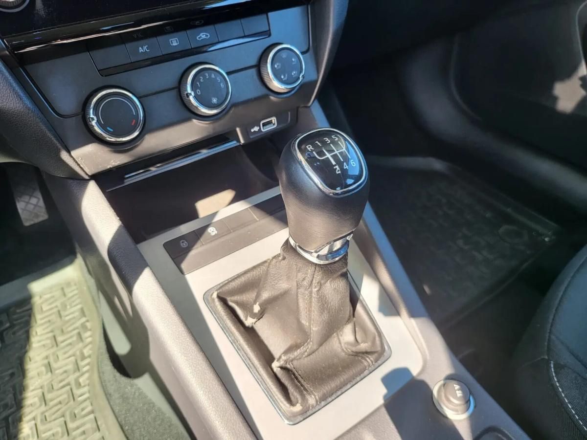 skoda-octavia-2019-diesel-1968cc