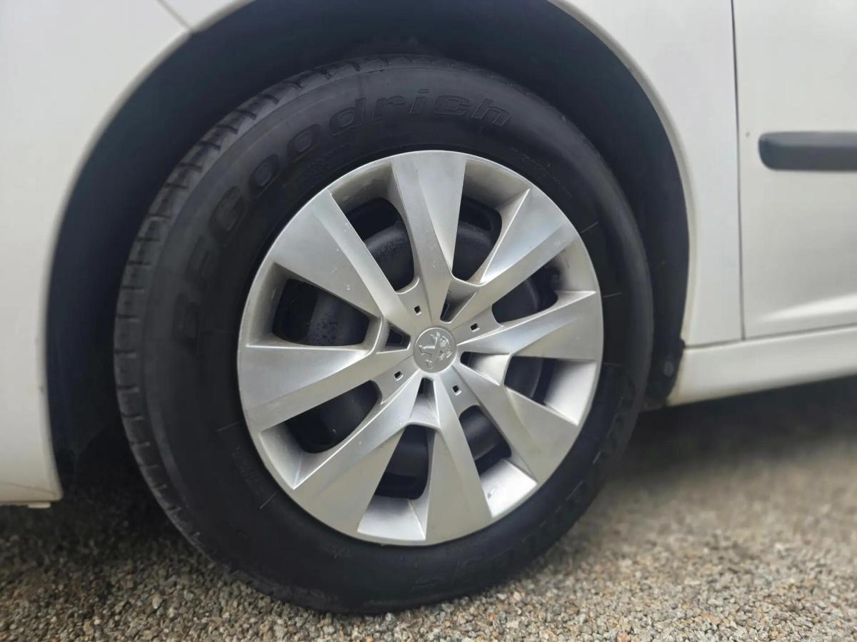 peugeot-207-2009-diesel-1398cc