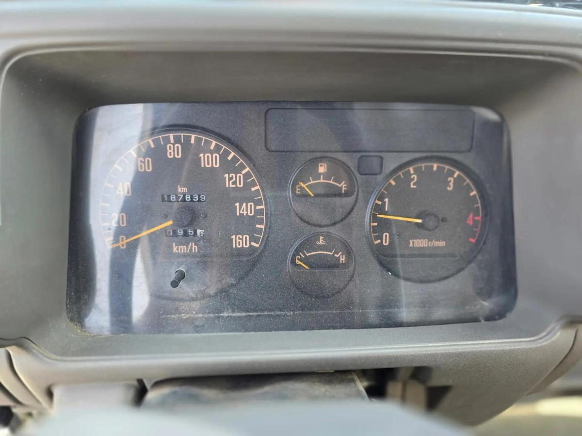isuzu-nkr-1997-diesel-3059cc