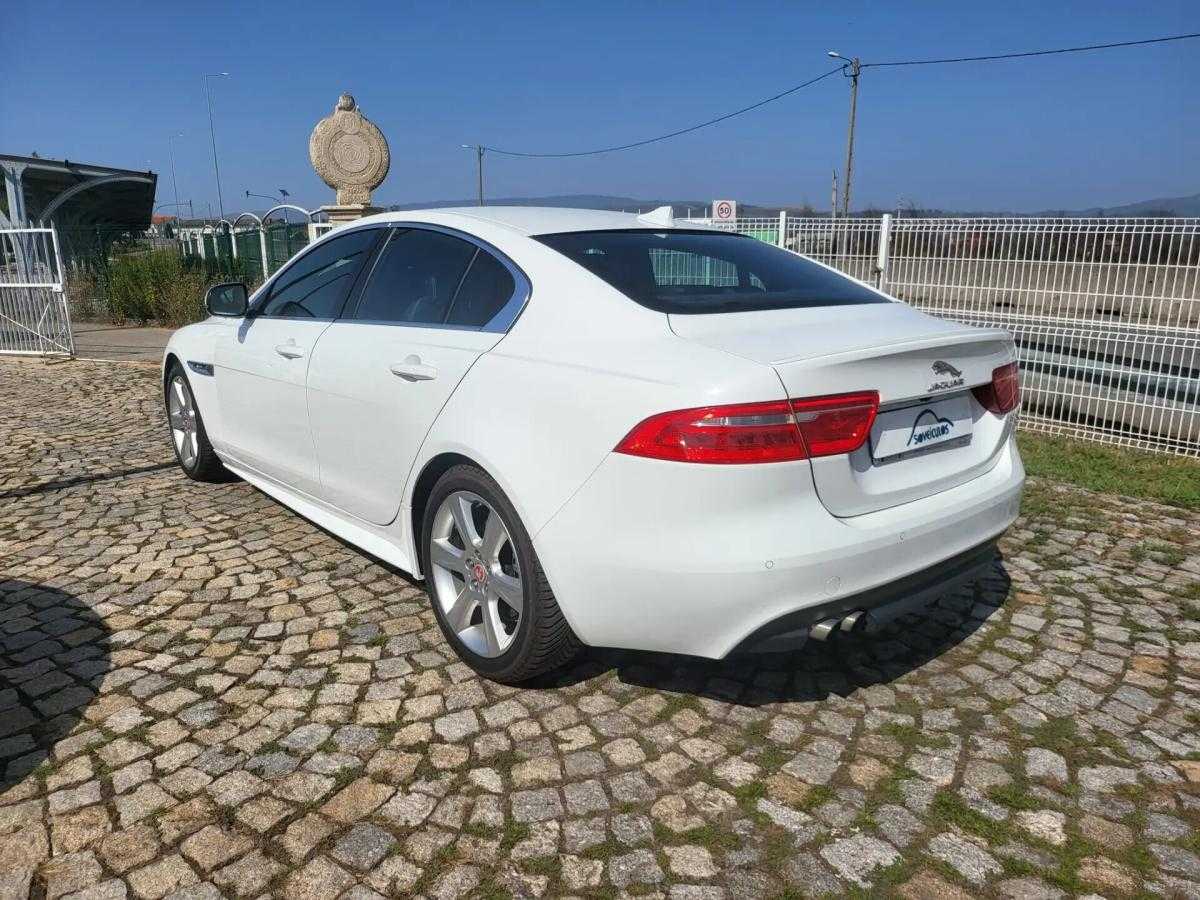 jaguar-xe-2016-diesel-1999cc