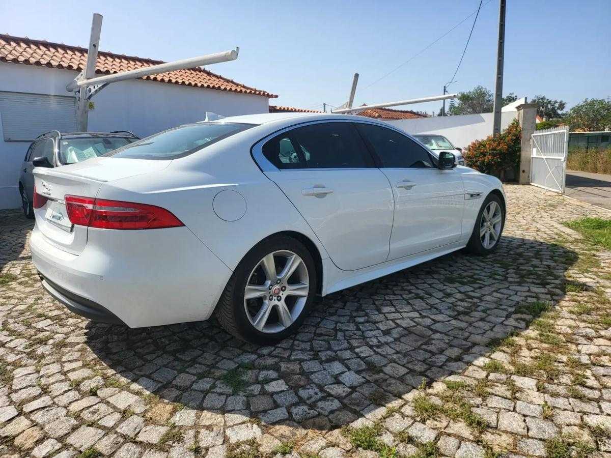 jaguar-xe-2016-diesel-1999cc