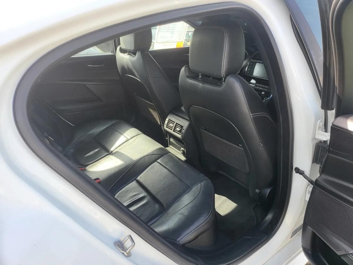 jaguar-xe-2016-diesel-1999cc