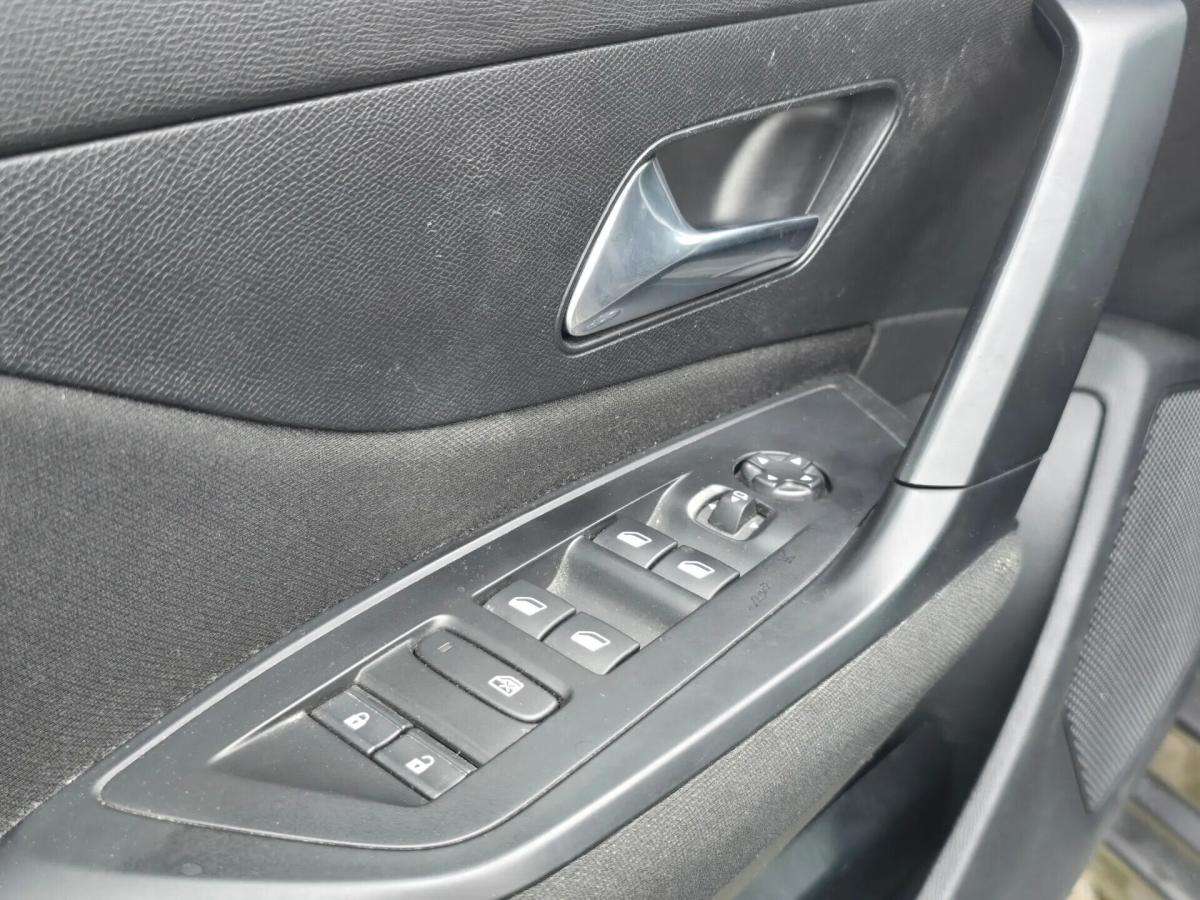 peugeot-308-sw-2022-diesel-1499cc