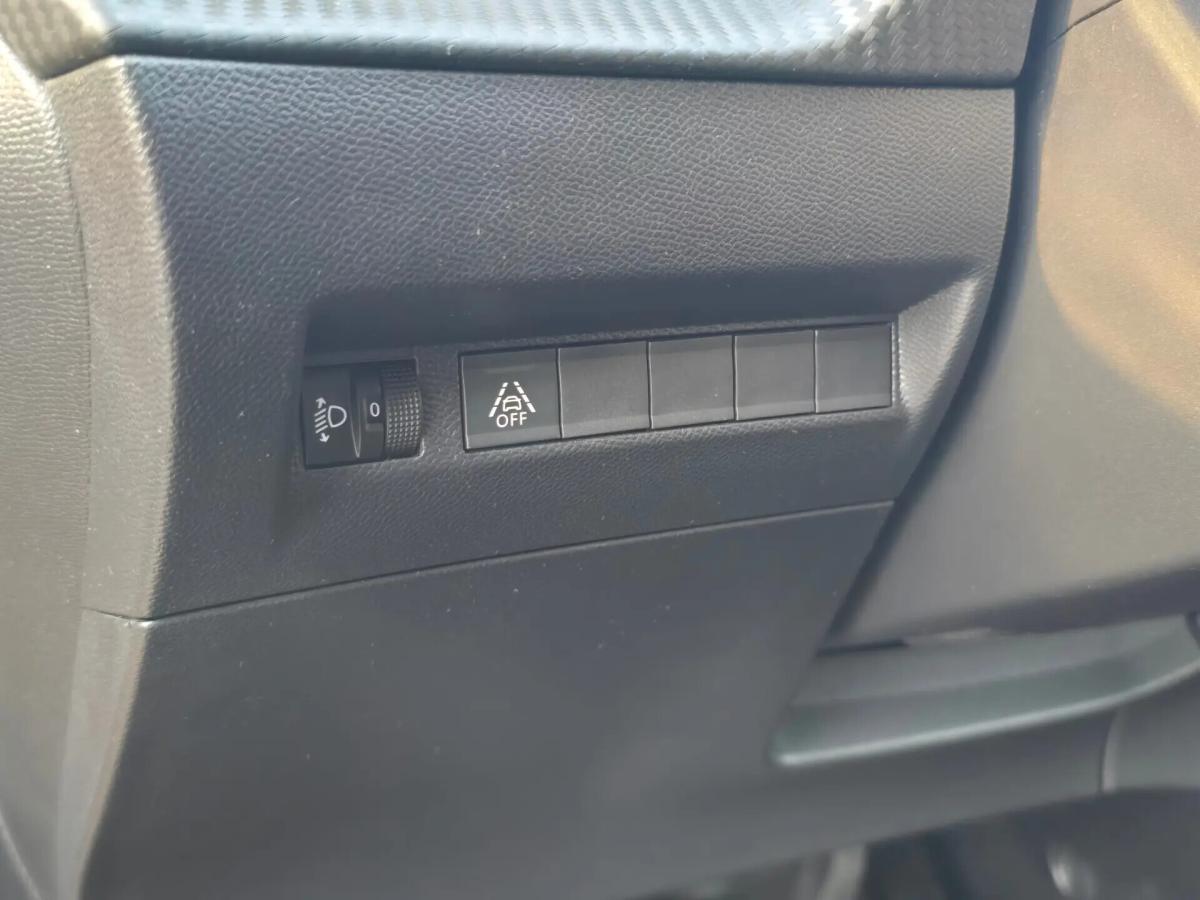 peugeot-208-2020-gasolina-1199cc
