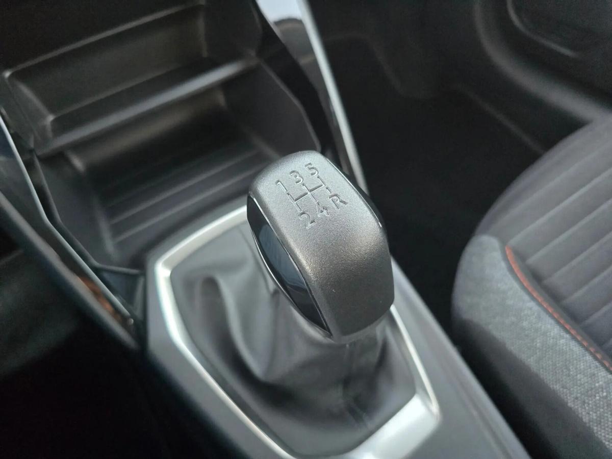 peugeot-208-2020-gasolina-1199cc