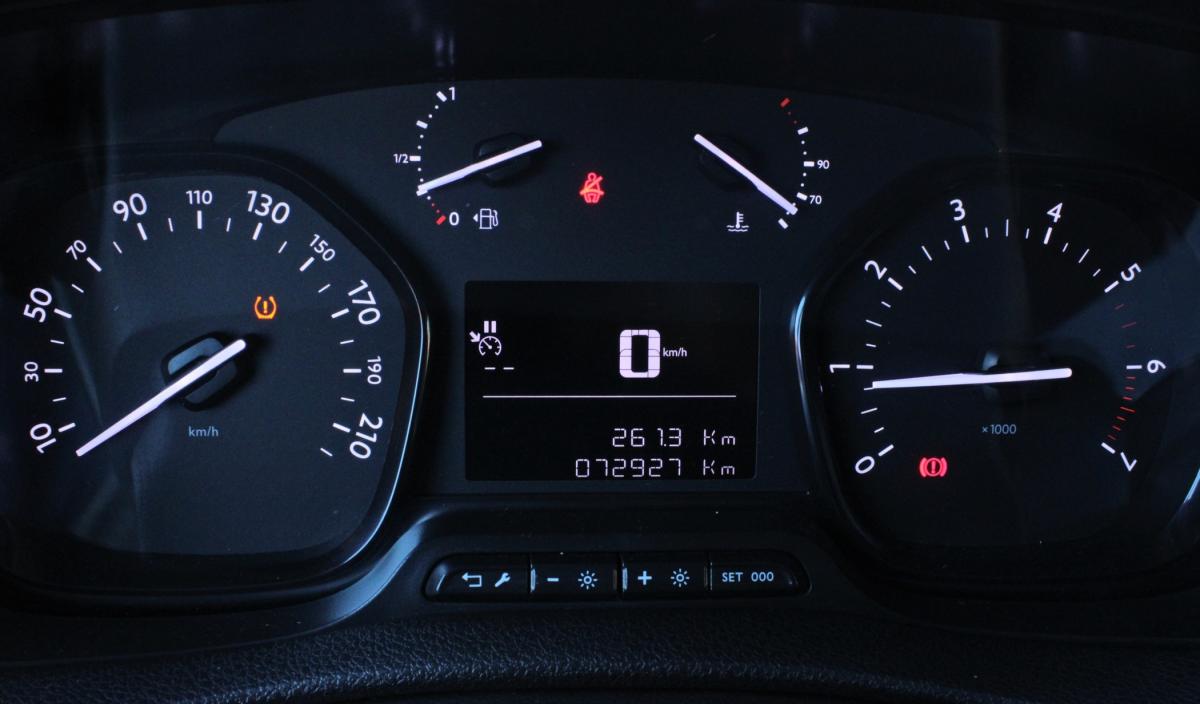 peugeot-expert-2021-diesel-1499cc