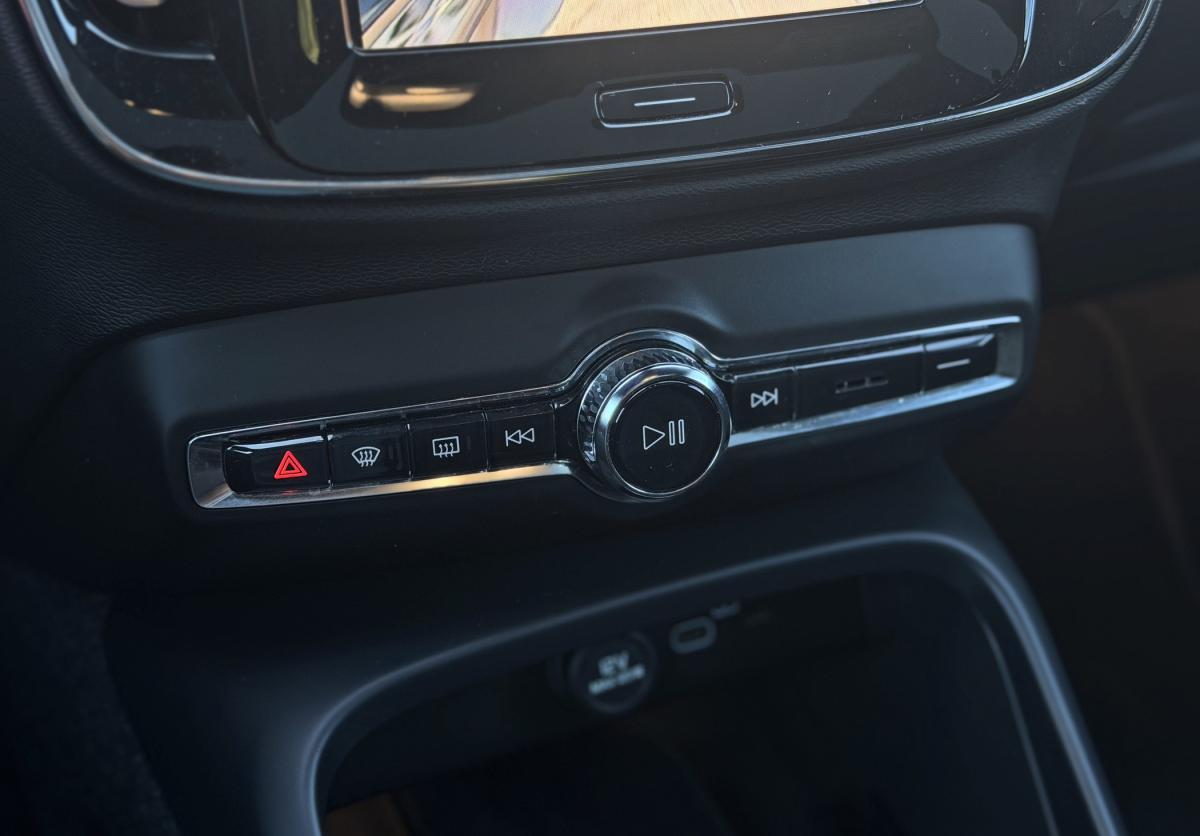 volvo-c40-2022-eletrico-0cc