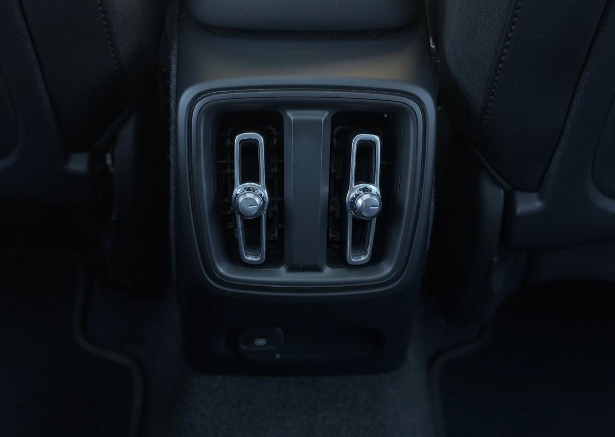 volvo-c40-2022-eletrico-0cc