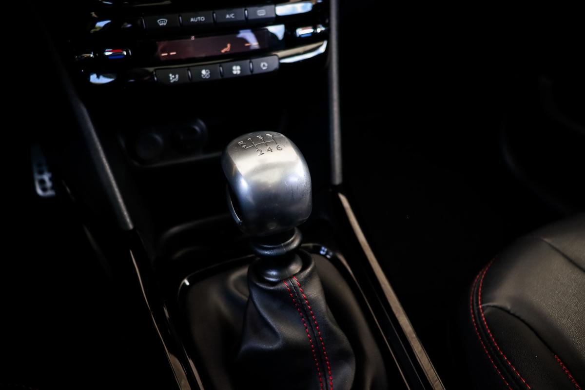 peugeot-2008-2017-gasolina-1199cc