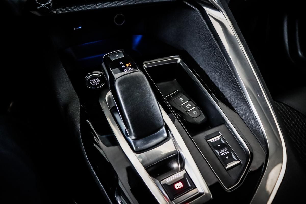 peugeot-3008-2022-hibrido-a-gasolina-1598cc