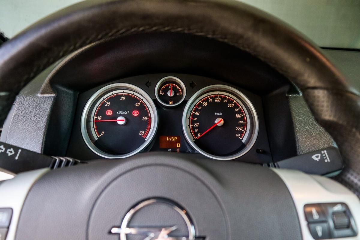 opel-astra-gtc-2010-diesel-1910cc